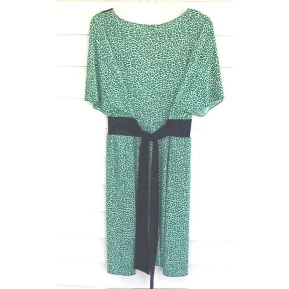 Torrid Vintage Green White Daisy Floral Navy Tie Faux Wrap Dress 18 - Picture 3 of 5